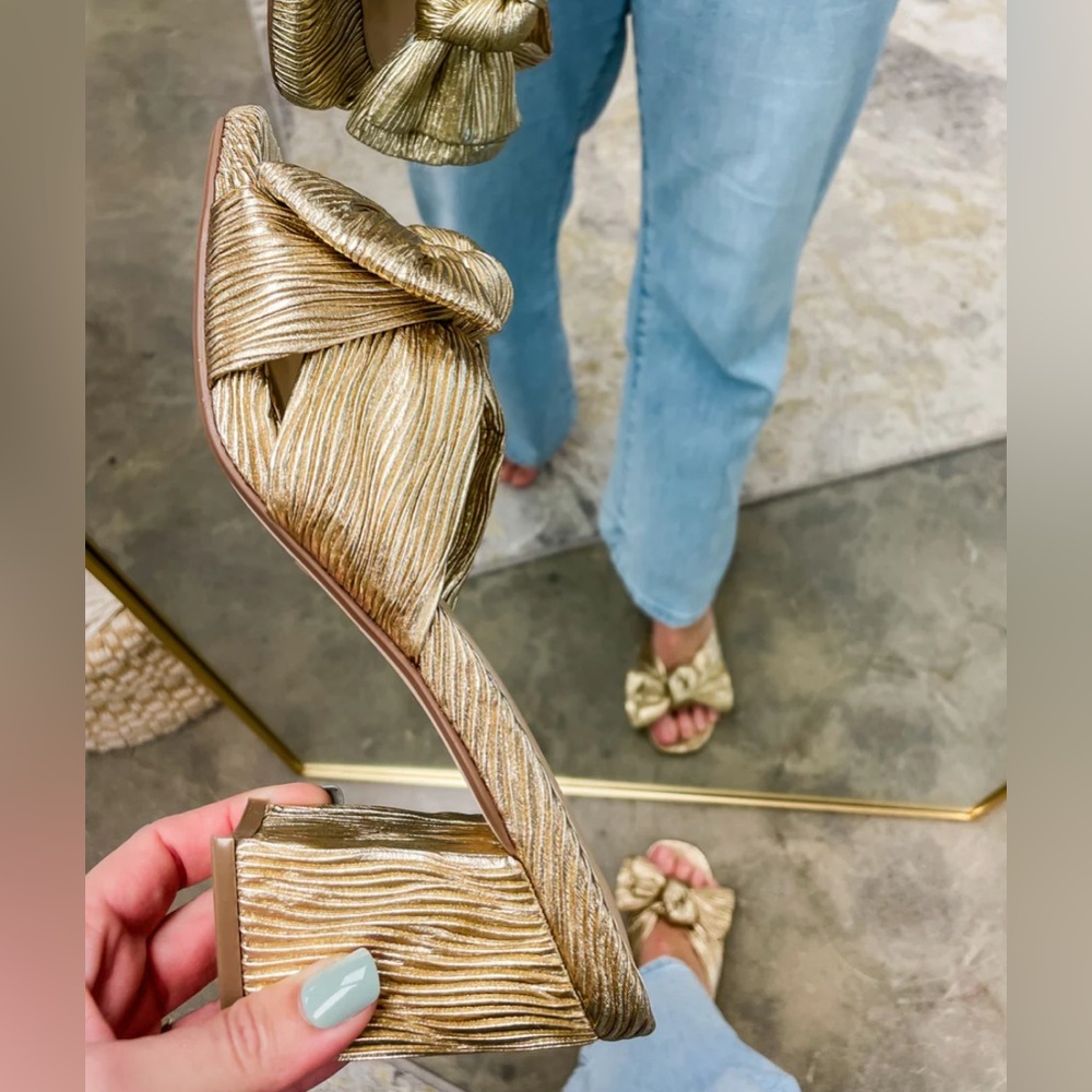 Elegant Gold Bow Detail Women Holiday Party Shoes - Picture 1 of 12
